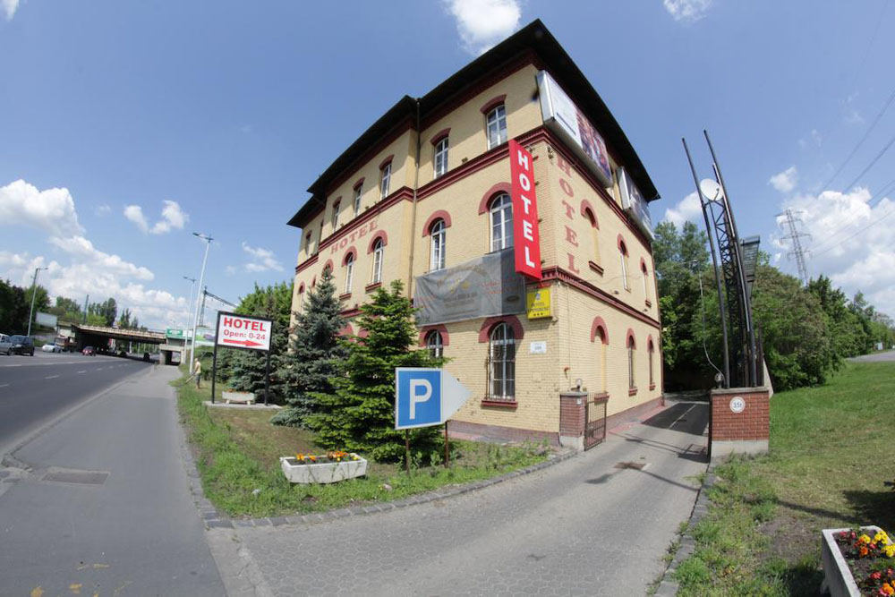 فندق اومني باس